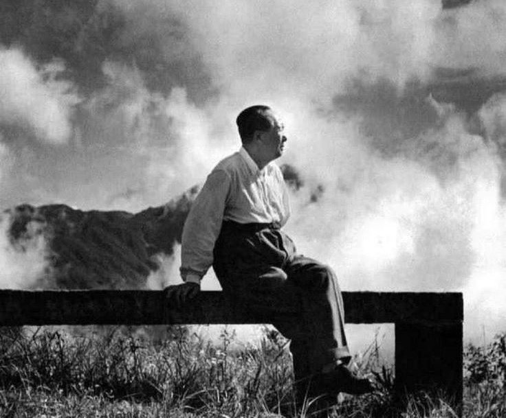 korisco_229's tweet image. "O cinema deve aprender com Mao a começar do zero."

- Jean Luc Godard