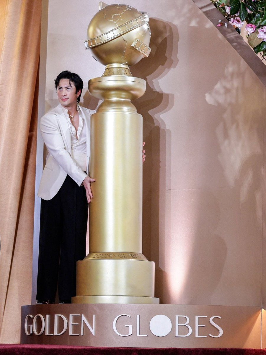 swiftism100's tweet image. Hudson Williams    vs   the actors he criticised