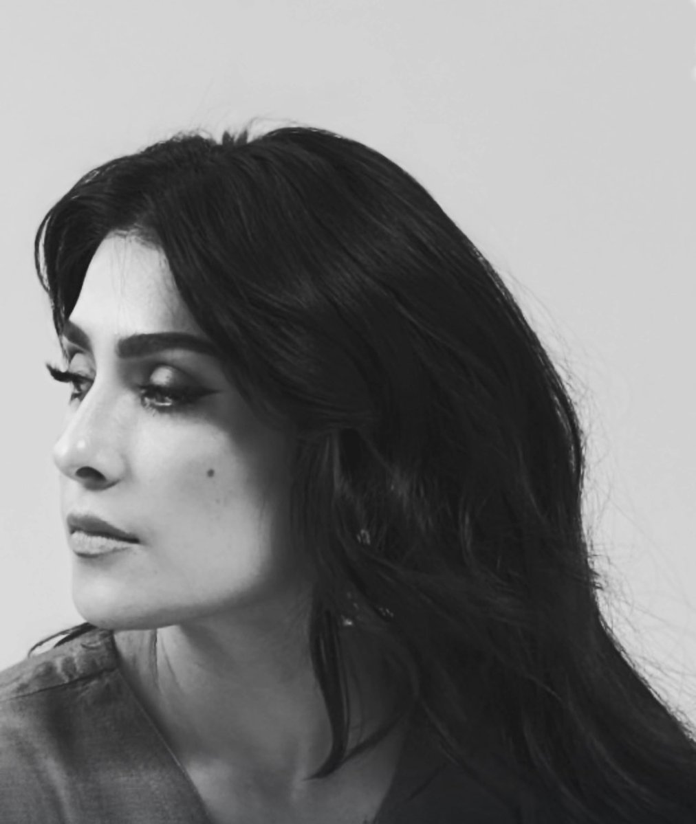 UzmaRS's tweet image. Ayeza Khan and her surreal beauty ✨✨