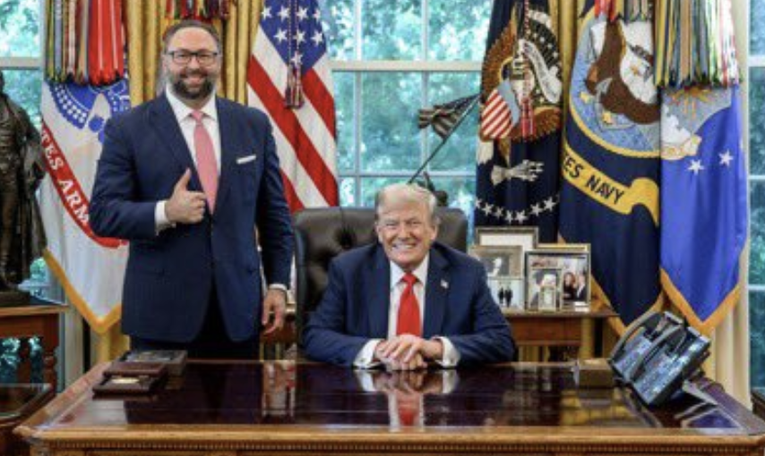 NeonWhiteCat's tweet image. TROUBLE AT THE WHITEHOUSE: Jason Miller is embedded deep into Washington to people surrounding Trump and has been seen many times with the President.

Jason Miller has accepted $1.8Million A YEAR to PUSH INDIAN PROPAGANDA AGAINST the AMERICAN PEOPLE and AMERICAN WORKER per the…