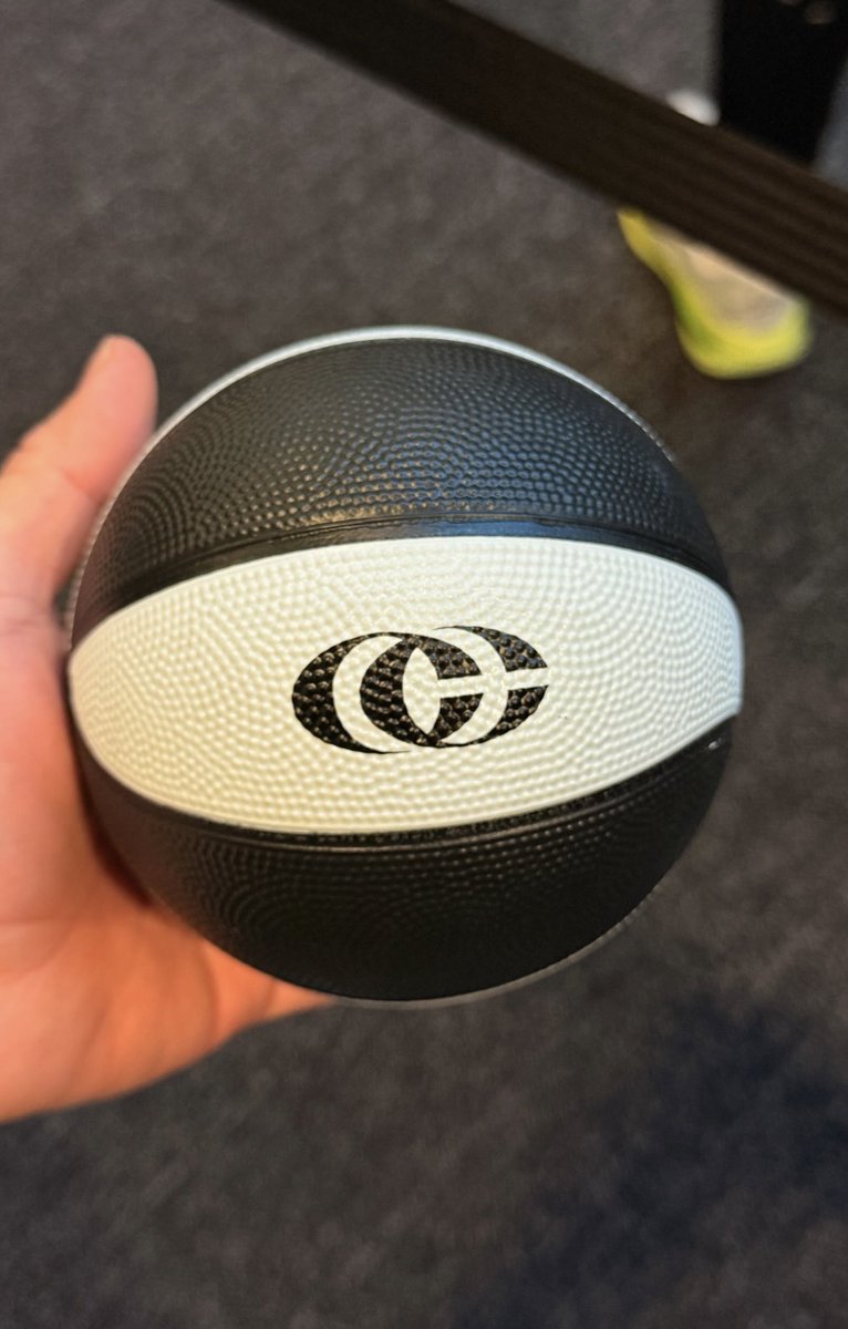 CLRKSOURCE's tweet image. 📸: promo material shown &amp;amp; given out during Caitlin's visit to Nike WHQ!

via kphit24 &amp;amp; __da.le__