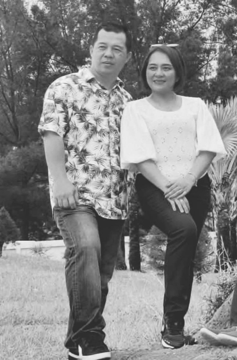 Pasangan Suami Isteri Guru Besar Sekolah Dan Jururawat Ditemui Mati Dalam Bilik Tidur

SRI AMAN: Penduduk Sri Aman dikejutkan dengan satu kejadian tragis apabila sepasang suami isteri ditemui meninggal dunia di dalam bilik tidur rumah mereka di Taman Mutiara, di sini.

Menurut