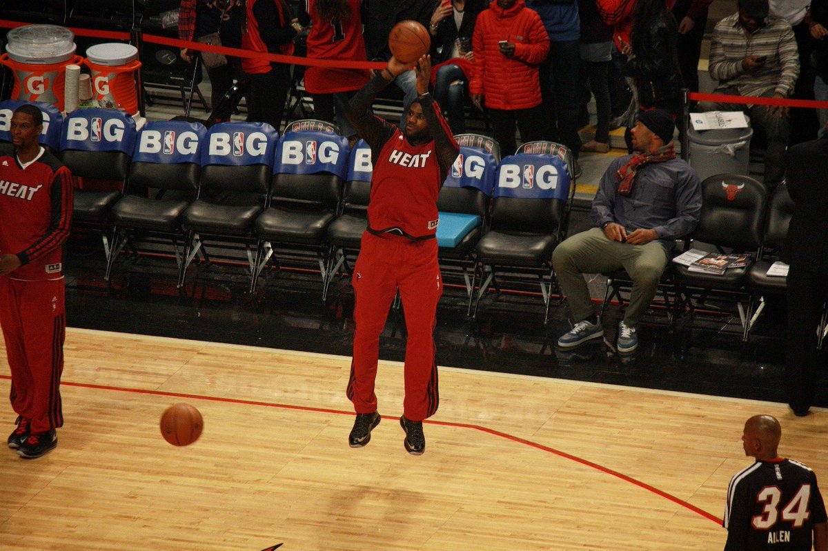 JaDversary's tweet image. Saw him in Golden State back in the day but also saw him on Miami when I was visiting Chicago, got some good pics of him in action