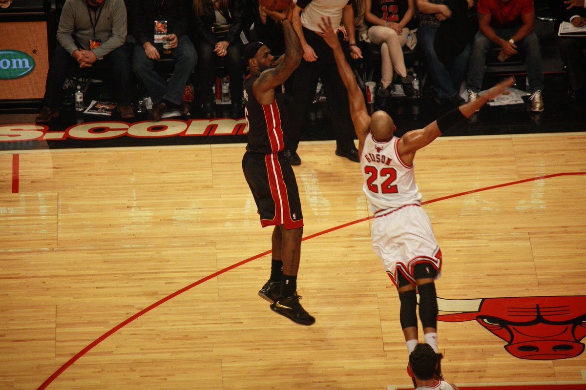 JaDversary's tweet image. Saw him in Golden State back in the day but also saw him on Miami when I was visiting Chicago, got some good pics of him in action