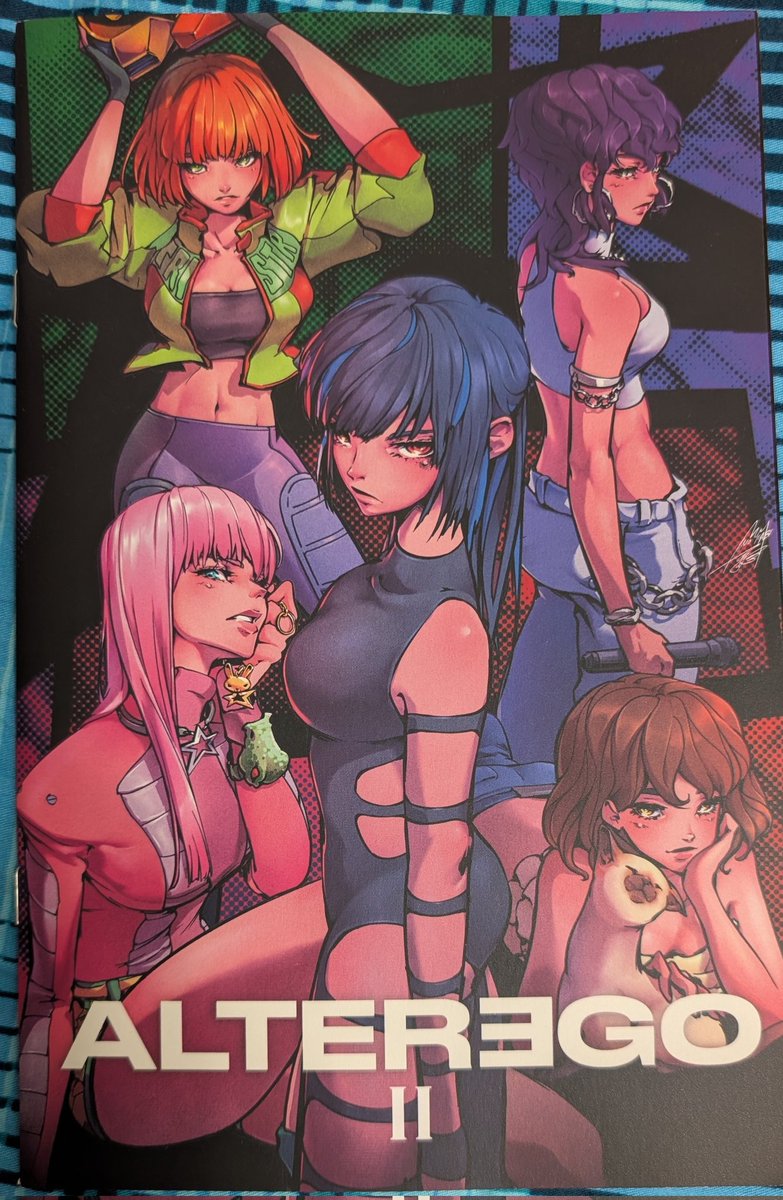 NEWLISAINAREA's tweet image. Got my copy today. Quality on point. Thank you #LalisaComic @wearelloud @minomiyabi