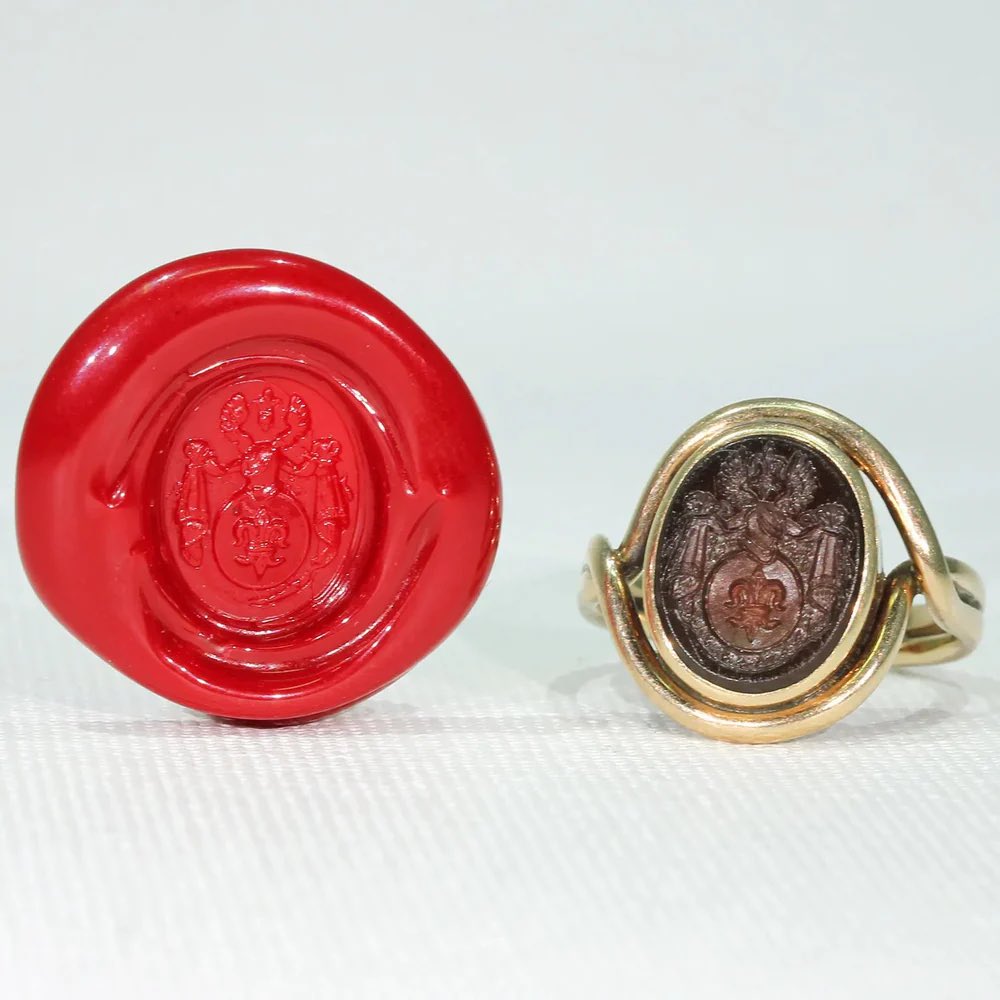 they’re saying eloise’s ring looks like a tassie seal ring (aka the ones used to seal letters) and now i can’t unsee it