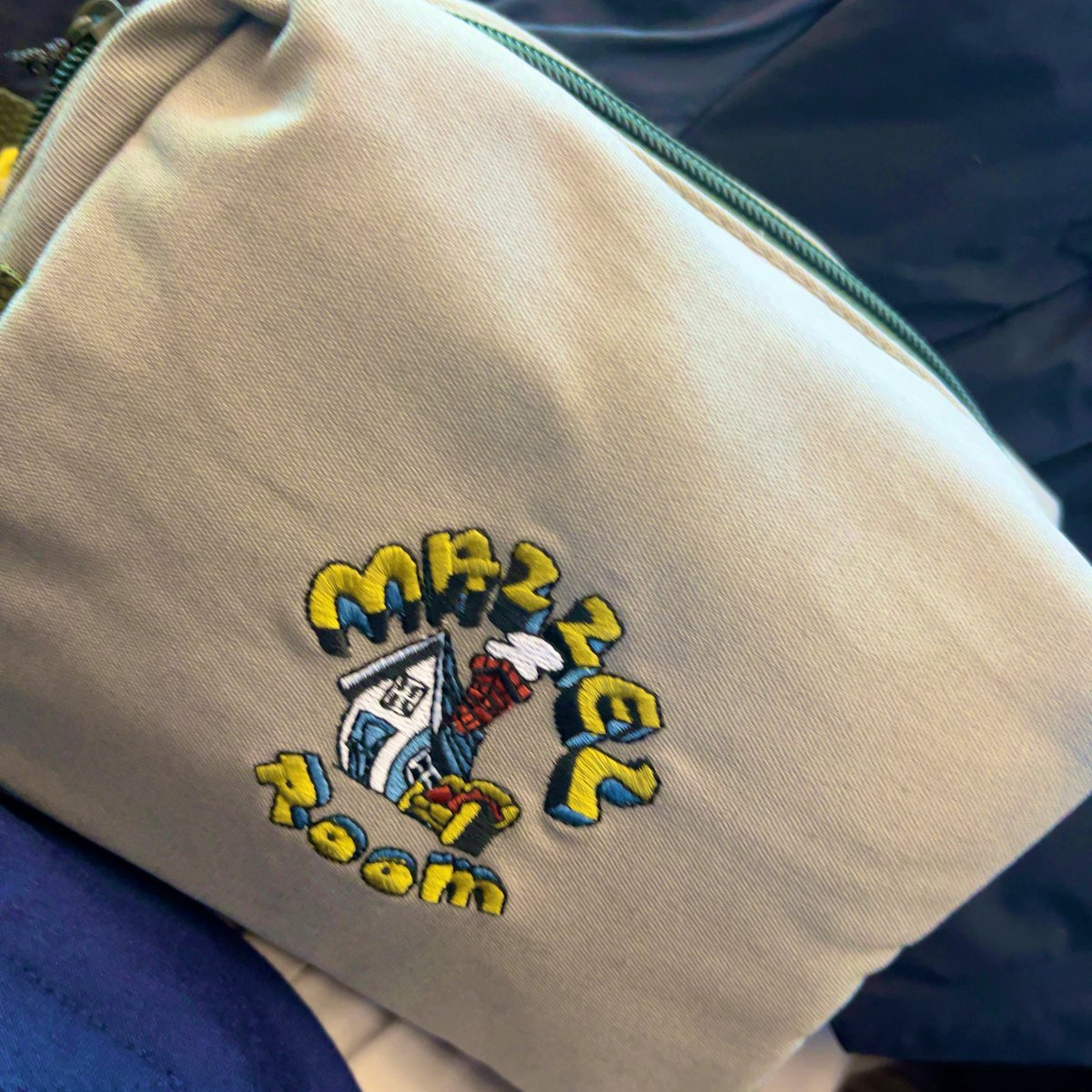 mazzel まぜべやグッズ ポーチ 未使用】MAZZEL ROOM まぜべや ポーチの