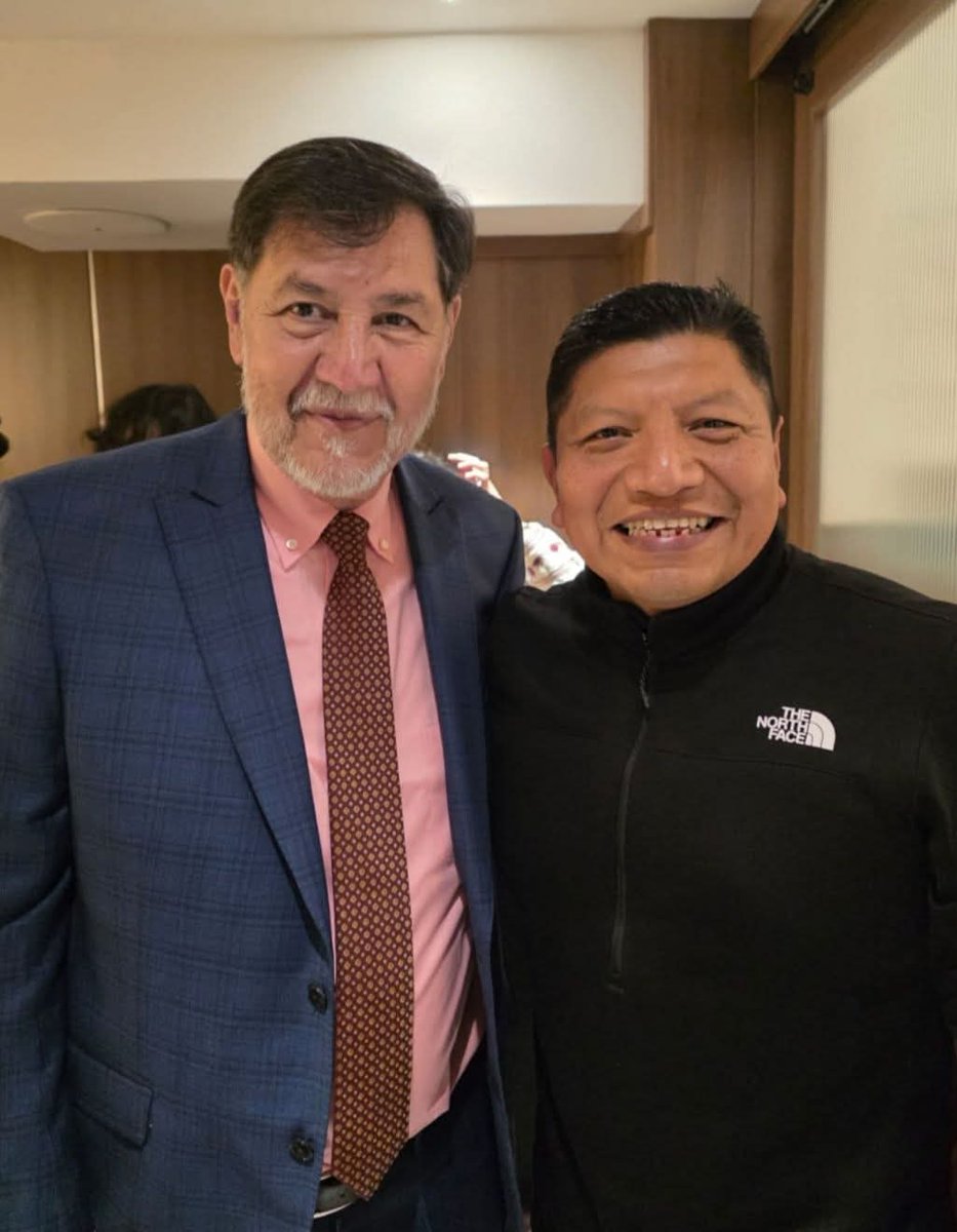 Tuve la alegría y el honor de acompañar al Senador <a href="/fernandeznorona/">Fernández Noroña</a> en este día tan especial.

Con la develación de su retrato oficial reconocemos su gran trabajo como Presidente del <a href="/senadomexicano/">Senado de México</a>, donde presidió sesiones históricas.

¡¡Larga vida, querido comandante!!