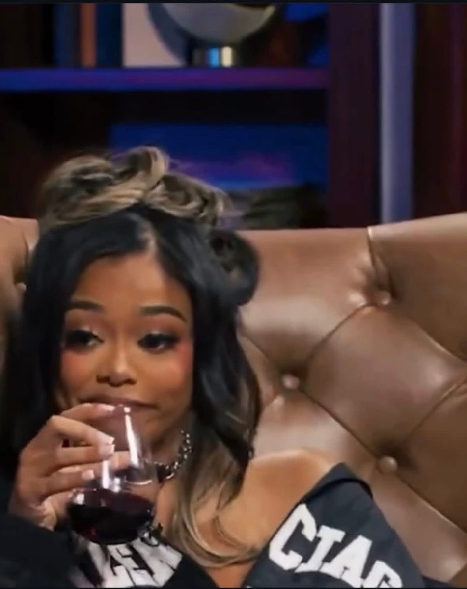 olesoul57_2's tweet image. They said January always start with someone on a brown leather couch, drink in hand, setting the tone for the year? 👀😮‍💨Enjoy the ride y’all lol