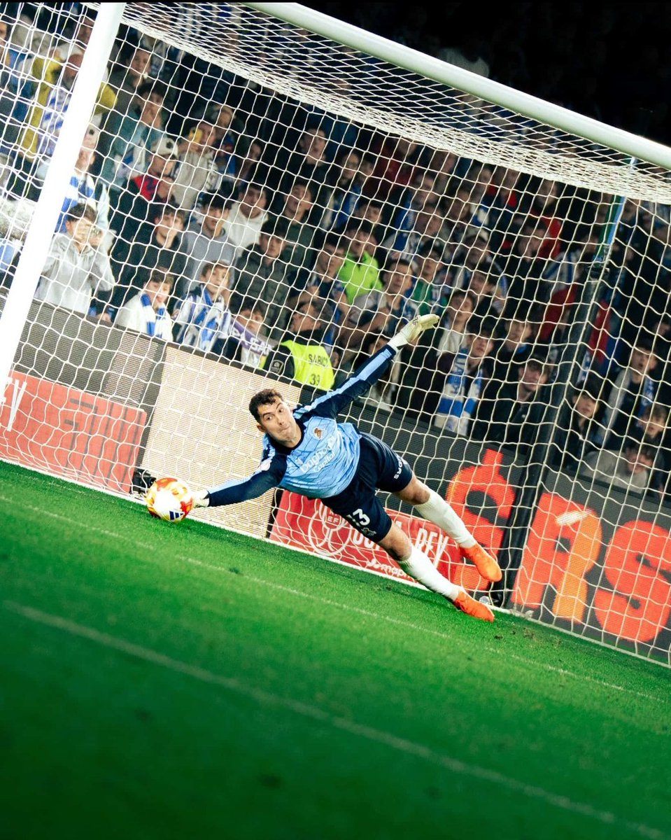 Fotón de #Marrero. Recuerda a Arconada. A ver quién duerme esta noche #RealSociedad