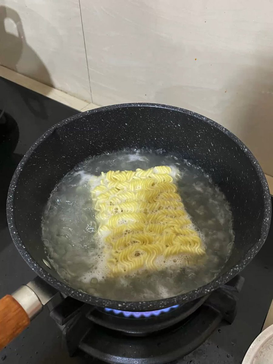 obvicutie's tweet image. ️

ㅤ𓂃 ⁺ 〔 #OURDREAMIES 〕─ . ִֶָ𖤐
⠀⠀⠀⠀𝗗𝗥𝗘𝗔𝗠𝗘𝗥_𝗚𝗘𝗢𝗥𝗚𝗜𝗢🦊
ㅤ
💬 Gumoningg?! 🥢🥢
💬 𝘚𝘦𝘯𝘥 𝘢 𝘱𝘩𝘰𝘵𝘰. 
💬 𝘚𝘦𝘯𝘥 𝘢 𝘱𝘩𝘰𝘵𝘰. 
💬 Woke up super hungry
💬 Alias i lagi masak mie nihh &amp;gt;__&amp;lt;

 ️