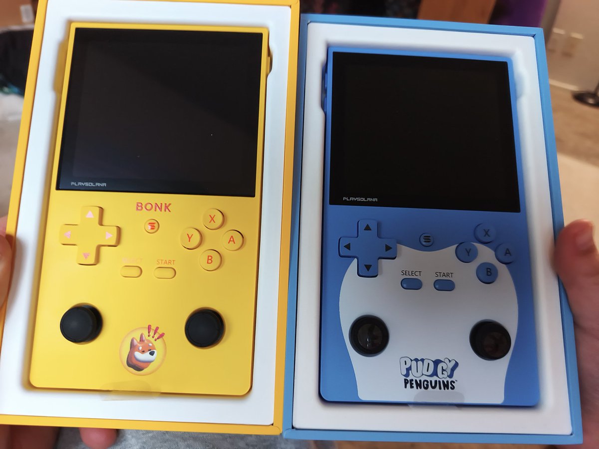 Mykey4me's tweet photo. $PLAY 
#PLAY
#playsolana
#PSG1
@playsolana 
@playsolananft 
@PlaySolanaGuild 

Happy Birthday My son @Enzzo4me
 @solanamobile &amp; #psg1 for U buddy.
U will always be my 👾 PLAYER 1 👾 https://t.co/ltR9jt2vja