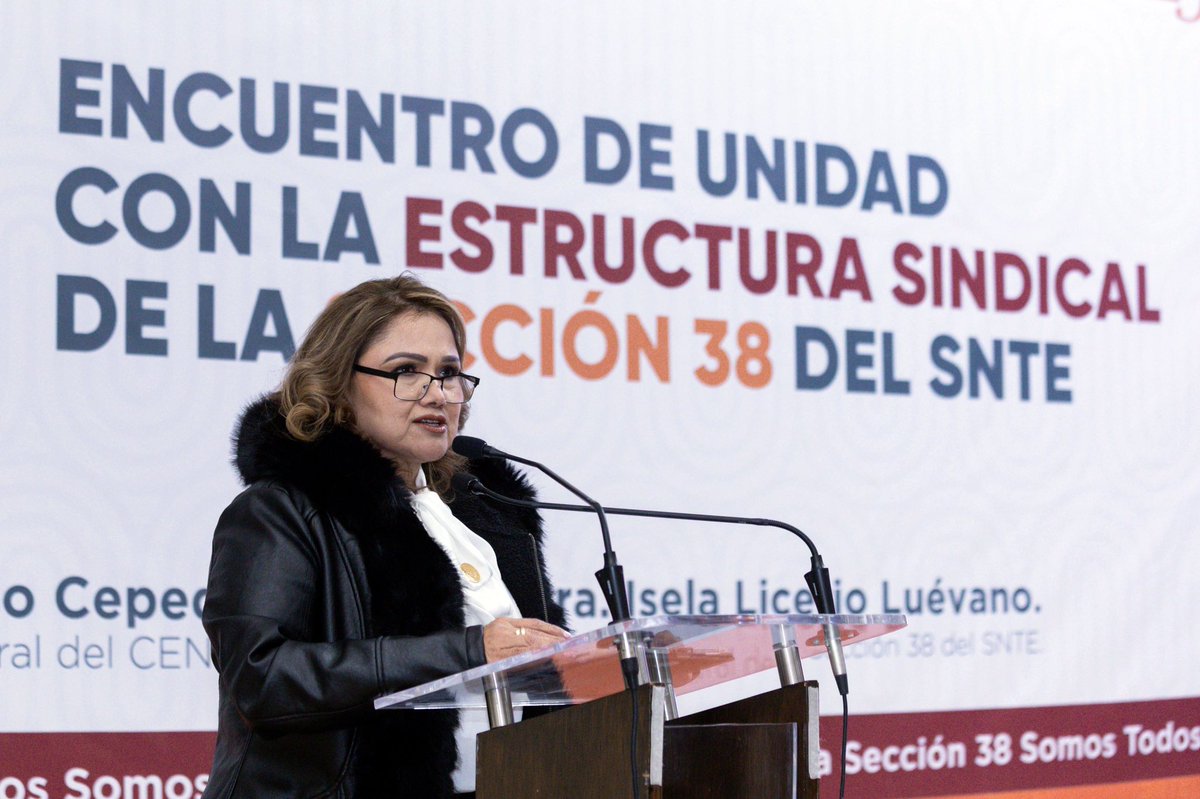 📌 En Torreón, el Srio. Gral. del #SNTE, Mtro. Alfonso Cepeda Salas, se reunió con la estructura sindical de la sección <a href="/snte_38/">Sección 38 SNTE COAHUILA</a>, encabezada por la Profa.  <a href="/iselaMat38/">isela Licerio</a>, donde atendió las demandas de los docentes y compartió los avances de la reforma sobre la autonomía sindical.