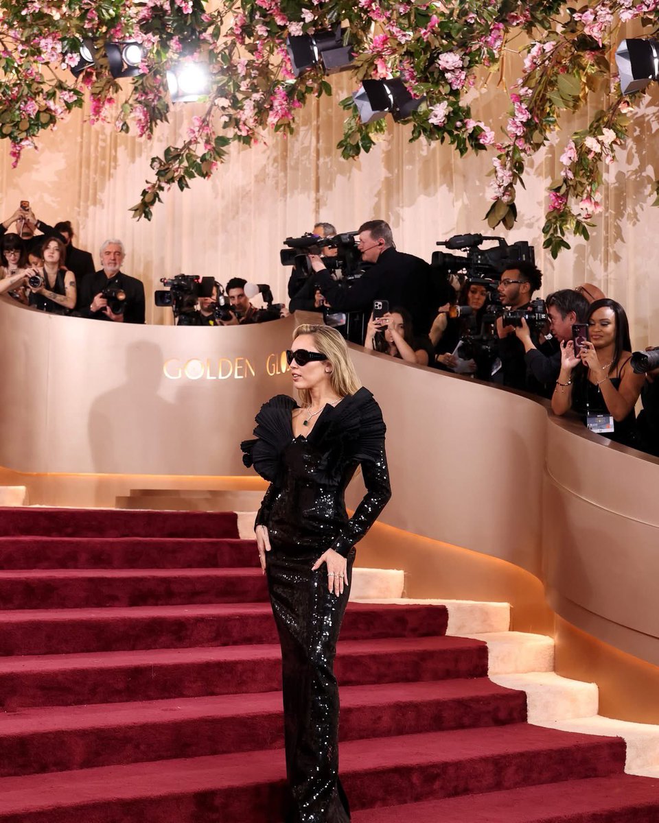 mileyplusdotcom's tweet image. AINDA PRESA AQUI NESSA PASSAGEM GLAMUROSA DE MILEY NO GOLDEN GLOBES 2026!

📍🖥️📱Leia mais sobre esta e outras notícias no nosso site, MileyPlus! Link na bio.
.
.
.
@mileycyrus #mileycyrus #miley #avatar
#goldenglobes #dreamasone