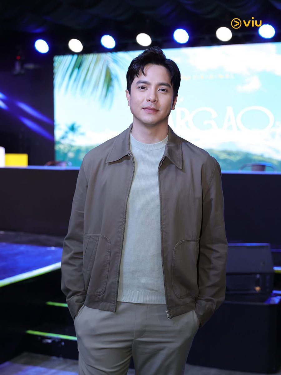 NaddictsOfc's tweet image. ASIA'S MULTIMEDIA STAR MEETS THE PRESIDENT! 😍

Alden Richards and Nadine Lustre are teaming up for their biggest upcoming series yet. The Siargao Magic gets real this 2026. Love, Siargao, coming soon only on Viu! ❤️🌊

#LoveSiargao #ViuOriginal #NadineLustre #AldenRichards 

📷…