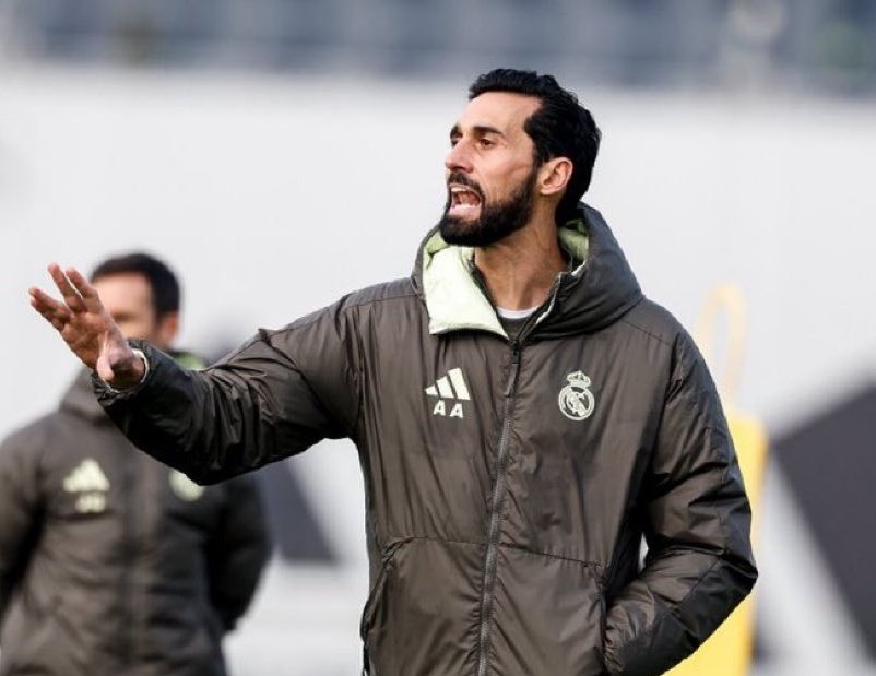 AdriRM33's tweet image. 🚨 Los entrenamientos de Álvaro Arbeloa se parecen a los de Carlo Ancelotti y Zidane y eso ha gustado mucho a la plantilla.

{ @elchiringuitotv }