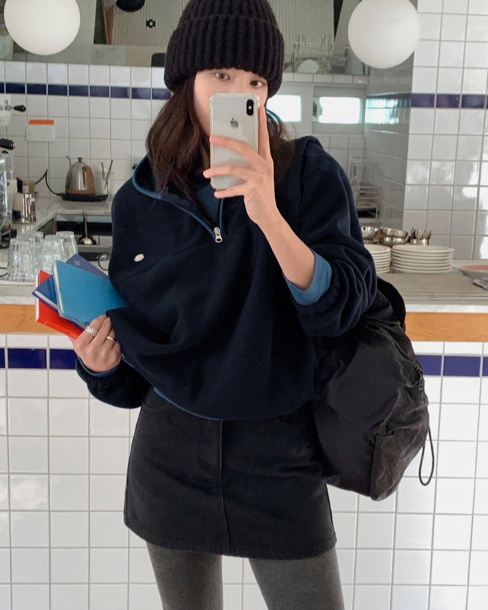 HotpingJ's tweet image. 配色ラインがポイント😉

📌起毛ハーフジップアップ配色フリース
👉x.gd/gVua0

ハーフジップアップで首回りもあったか💗
インナーにポイントカラーを仕込めば
こなれ感満載のカジュアルコーデが完成💕

フリース生地なのでふかふか暖かく
冬中着たくなるアイテムです✌️

#冬服 #冬コーデ