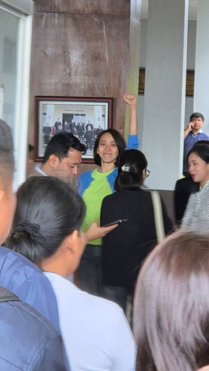 altermidya's tweet image. AMANDA ECHANIS, ACQUITTED

Matapos ang higit limang taong pagkakakulong, ibinasura na ang mga kasong illegal possession of firearms and explosives na isinampa sa peasant organizer na si Amanda Echanis.

Inaresto si Echanis sa kanilang bahay noong December 2, 2020, habang…