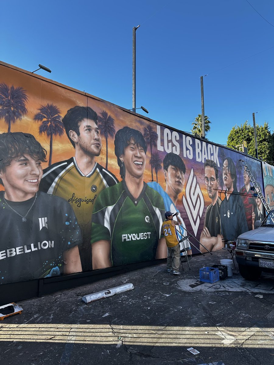 #LCS IS BACK 🖤 <a href="/LCSOfficial/">LCS</a>

I actually got to meet the local LA mural artist as he was putting on the finishing touches, and he was super cool 🫶

Go check it out! 📍 7767 Melrose Ave