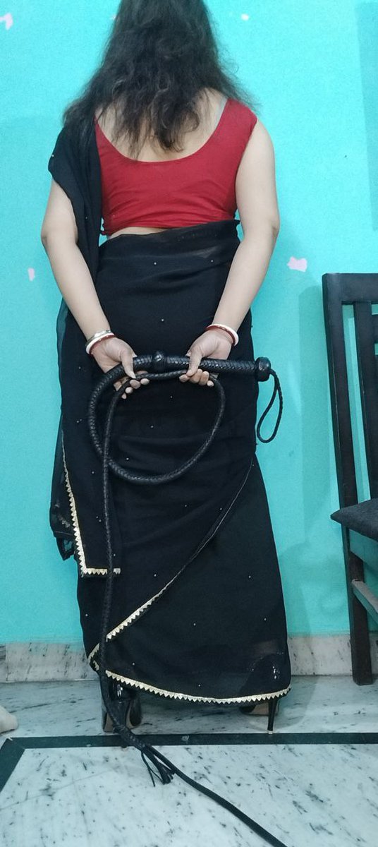 mistresssweety1's tweet photo. Happy makar Sankranti slaves 🪁 

Worship me I am your queen 👑 and 
pay my expenses pay my shopping bill,pay my beauty parlour bill your all money is my money u don't need money because u r my slaved undustand slaves.
#mistress #bdsm #findom #femdom #dominatrix #femdomqueen https://t.co/Nf9mQNgq9M