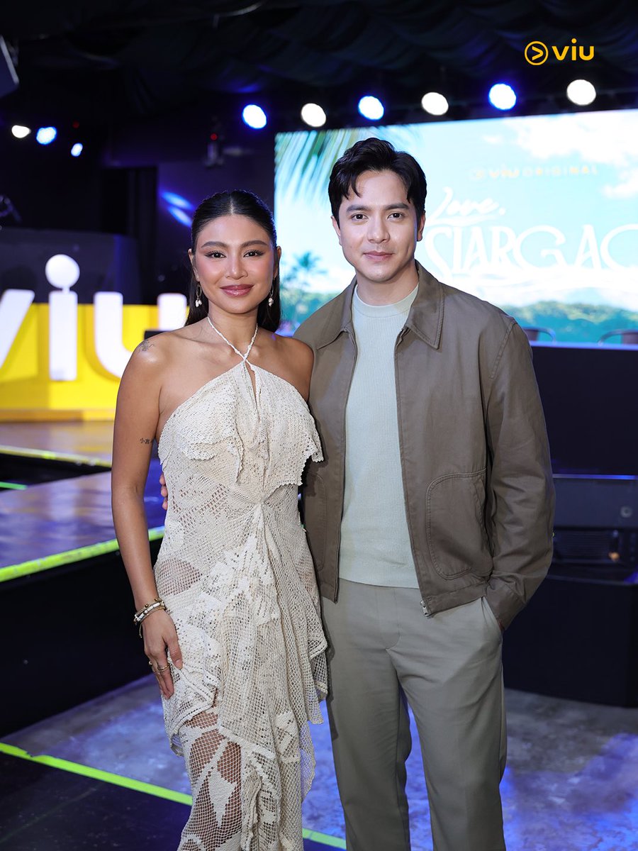 Viu_PH's tweet image. ASIA'S MULTIMEDIA STAR MEETS THE PRESIDENT! 😍

Alden Richards and Nadine Lustre are teaming up for their biggest upcoming series yet. The Siargao Magic gets real this 2026. Love, Siargao, coming soon only on Viu! ❤️🌊

#LoveSiargao #ViuOriginal