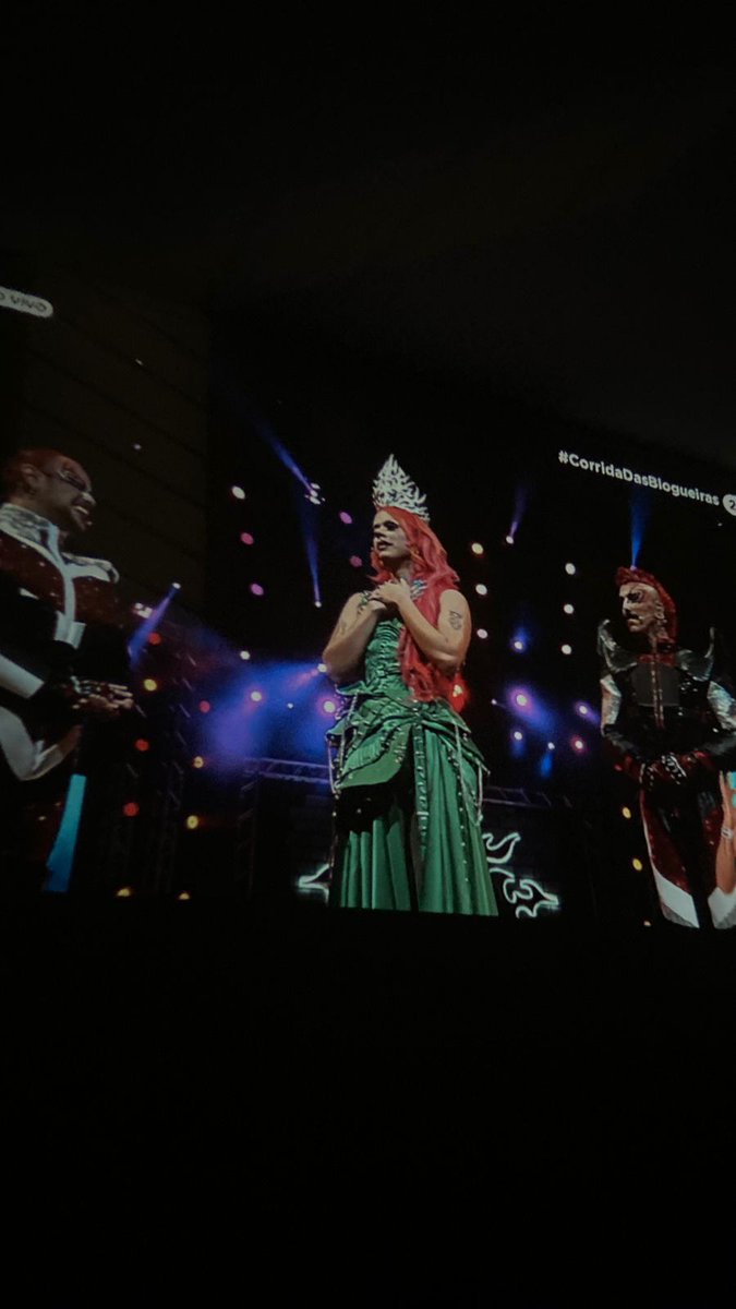 transgenico's tweet image. Pela primeira vez a pessoa pra quem eu torci ganhou 🥹 #CorridaDasBlogueiras