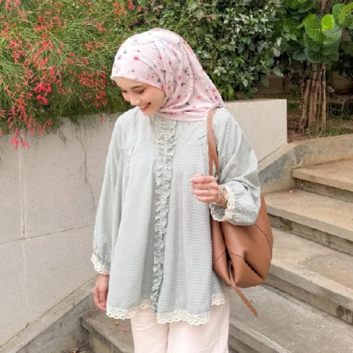 Modymurce's tweet image. Pretty Blouse hijab friendly, Simple and Elegant! 💖

a thread