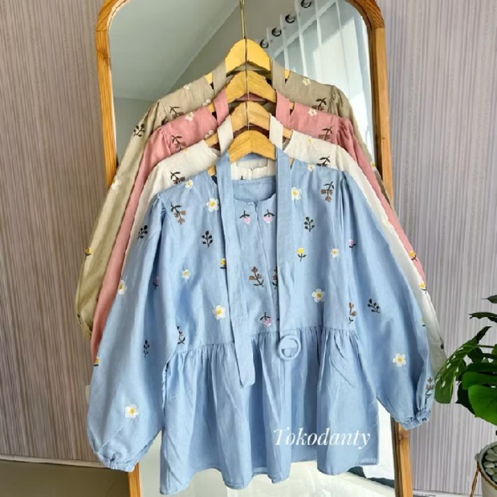 Modymurce's tweet image. Pretty Blouse hijab friendly, Simple and Elegant! 💖

a thread