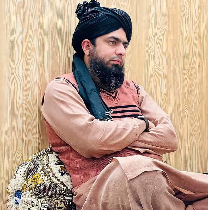 Waqarkhan123's tweet image. یہ سارا گند ایک ایک کر کے ایکسپوز ہو رہا ہے پتا نہیں سید زیشان کا پوڈ کاسٹ نشر ہو سکے یا نہیں لیکن یہ عسکری مولوی کی بے غیرتی ایکسپوز ہو گئی ہے
سید زیشان نے عسکری مولوی کو کہا کہ آپ پر جو دفع لگی تھی آپ پاکستان کے واحد شخص ہیں جو اتنی جلدی باہر آ گئے، عسکری مولوی نے پوچھا مجھے بگ…