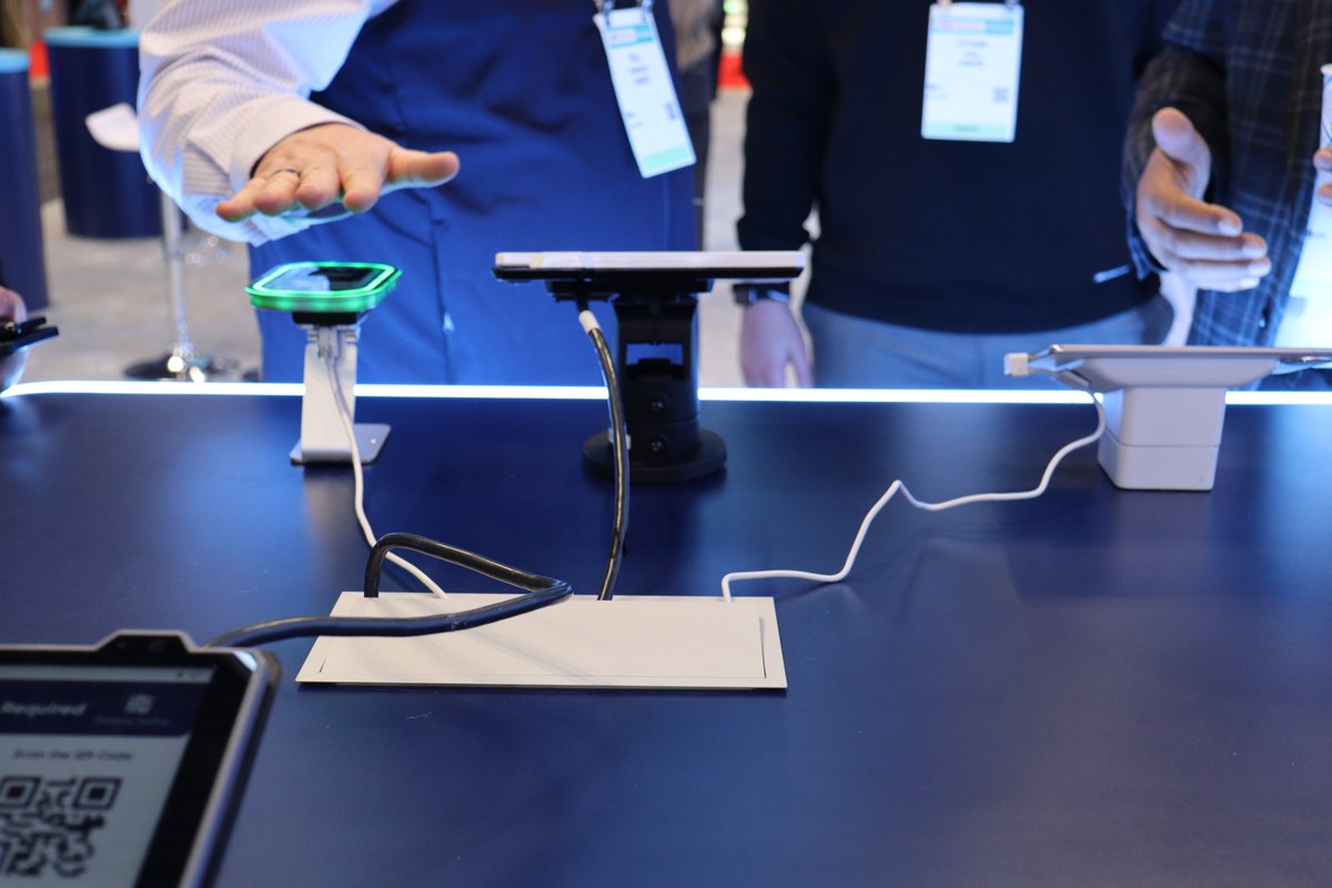 Ingenico tweet media