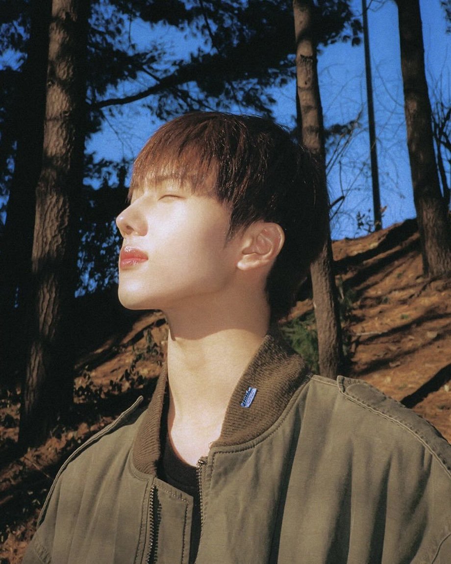 jsistheemperor's tweet image. 군기바짝들어서 흑발짧머하고 경찰제복? 입고 등장하는 순간 내가 티비 찢어버리면 어캄