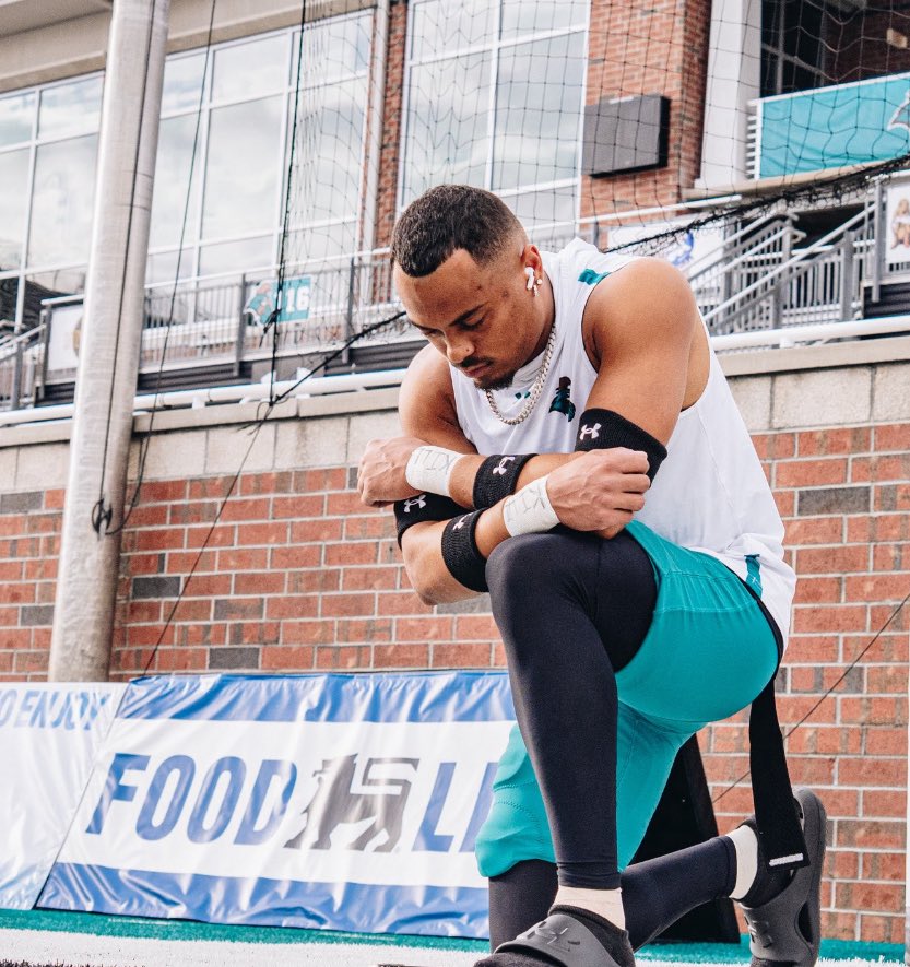 Avyonne Jones tweet media