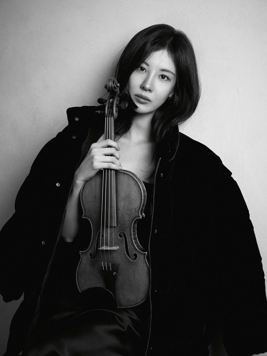 SeohyunData's tweet image. 📰 #서현 | Seohyun, Debut as a Violinist....Performance With Orchestra in March  

"Actress Seohyun will take the stage as a violinist.  On the 14th her agency Kkum Ent announced, 'Seohyun will join as a special guest collaborator at the Sol Philharmonic Orchestra’s 8th Regular…