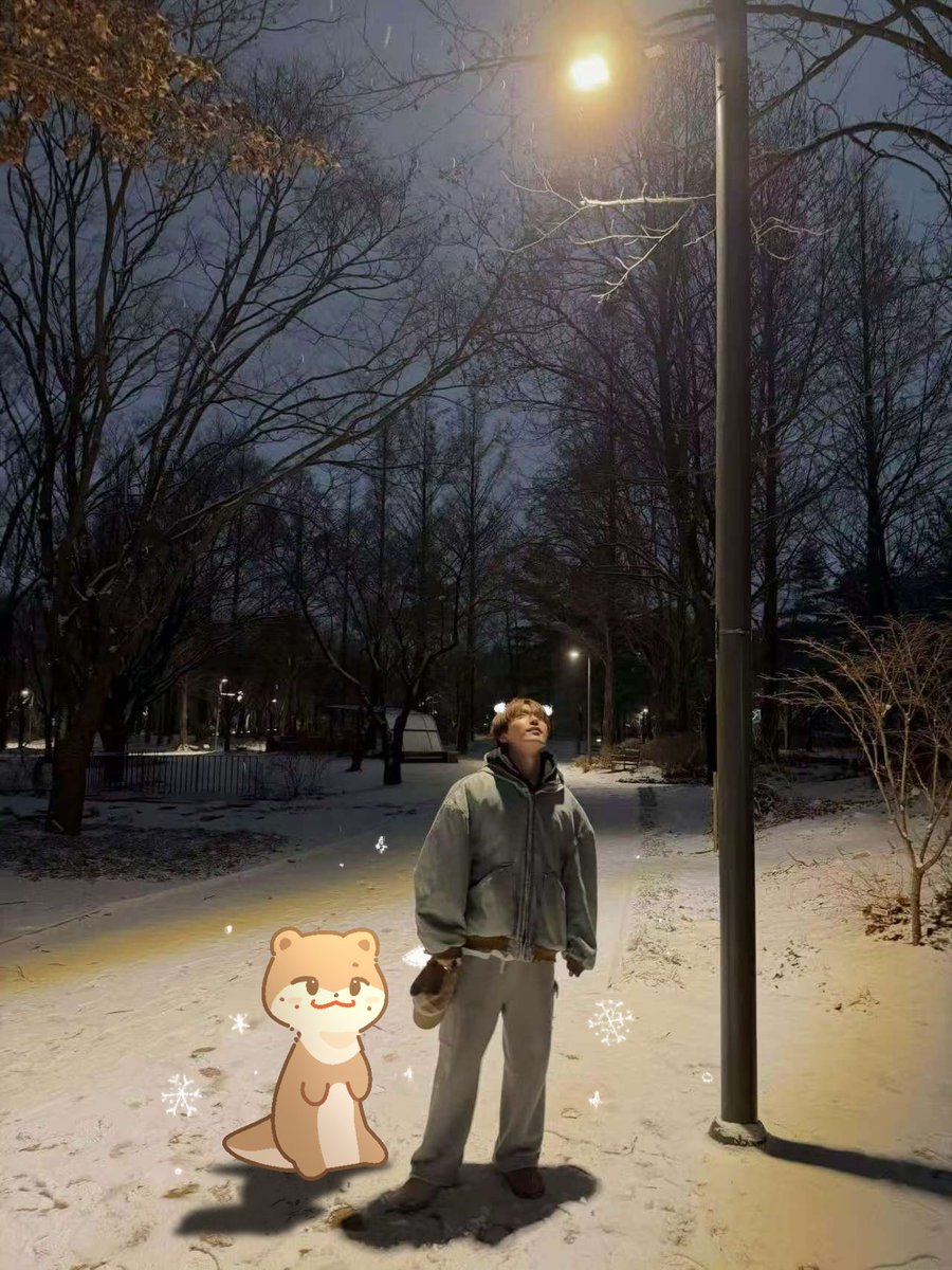 Ashzm469193's tweet image. 🦦❄️🫳🏻
＃dino ＃디노 #이찬