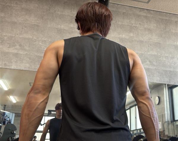 #藤原恭大 選手の黙々とウエイトをこなす背中。
#chibalotte #広報