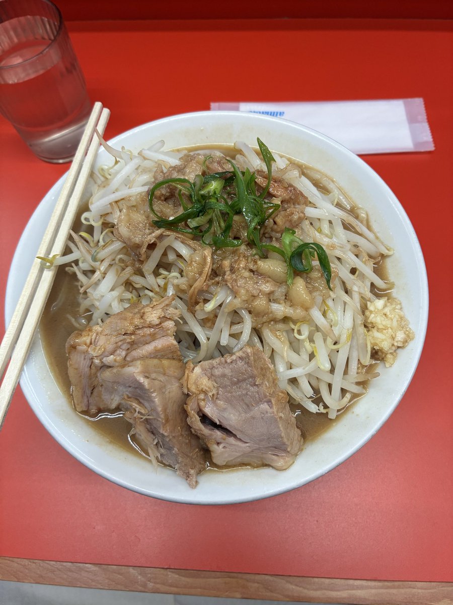 最近福島駅に出来た大ちゃんラーメンです！二郎系ラーメンなのでお腹いっぱい食べられますよー
#豫州短板産業　#ラーメン　#二郎