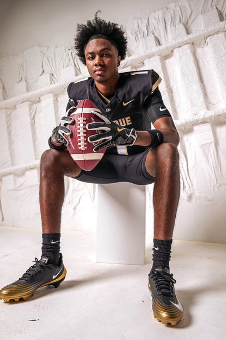 1DeeHenry's tweet photo. Appreciate @Coach__Lal &amp; @CoachCJCole for the great visit to Purdue I enjoyed the great hospitality in West Lafeyette 💯 https://t.co/Wf0zYSWwZo
