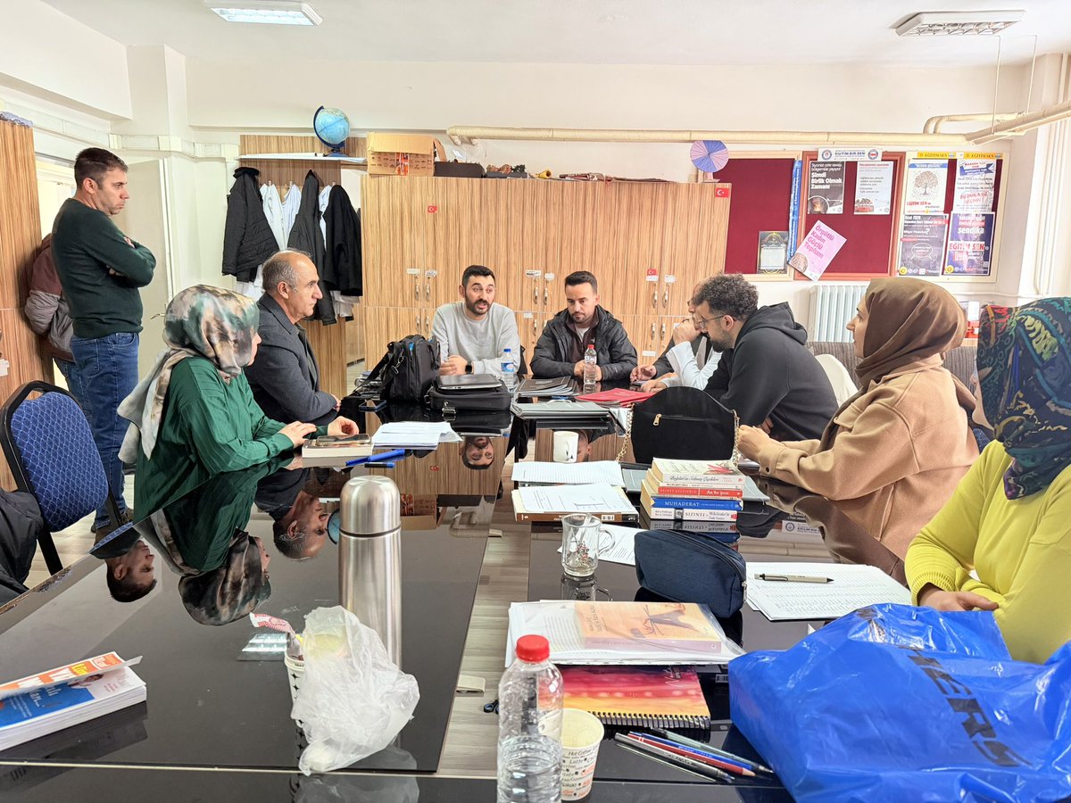 “MEBİ Platformunun Ortaöğretim Öğrencilerinin Bireyselleştirilmiş Öğrenme ve Başarı Düzeylerine Etkisinin İncelenmesi” konulu araştırma raporunun hazırlık sürecinde sağlıklı veri elde etmek amacıyla; Alparslan Mesleki ve Teknik Anadolu Lisesi, Selahattin Eyyubi Anadolu İmam Hatip