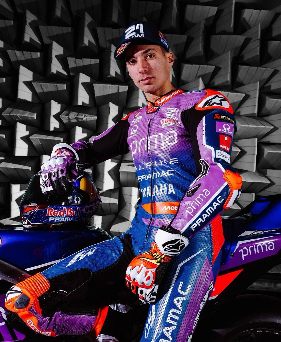 #Dato 
En el último test de Valencia, la marca Dainese se despedía del piloto turco deseándole buena suerte en su nueva andadura en MotoGP de la mano de Alpinestars