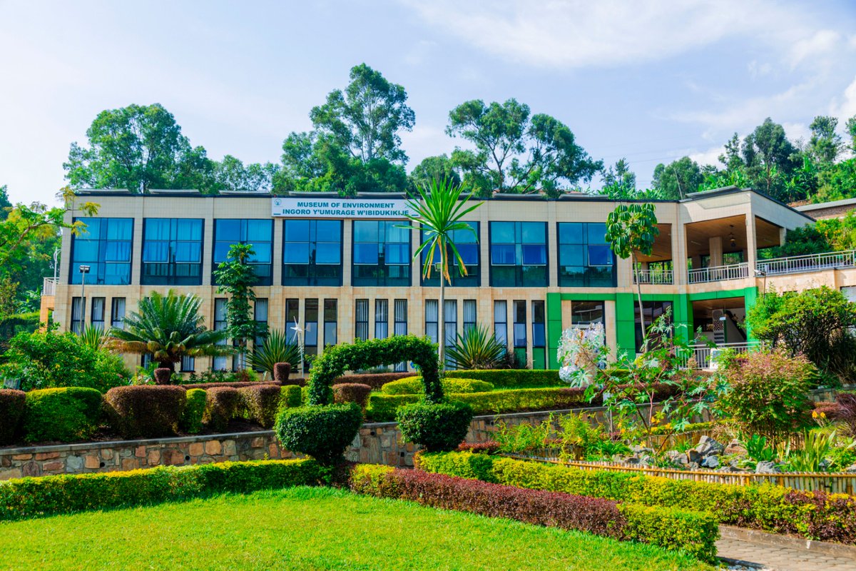 Menya ibimera byifashishwa mu buvuzi gakondo usoma igitabo "𝐔𝐁𝐔𝐊𝐔𝐍𝐆𝐔 𝐍𝐃𝐀𝐍𝐆𝐀𝐌𝐔𝐂𝐎 𝐍'𝐔𝐁𝐔𝐌𝐄𝐍𝐘𝐈 𝐁𝐔𝐁𝐎𝐍𝐄𝐊𝐀 𝐌𝐔 𝐁𝐈𝐌𝐄𝐑𝐀 𝐁𝐈𝐕𝐔𝐑𝐀 𝐍’𝐔𝐁𝐔𝐕𝐔𝐙𝐈 𝐆𝐀𝐊𝐎𝐍𝐃𝐎 𝐌𝐔 𝐑𝐖𝐀𝐍𝐃𝐀". Kanda hano👉bit.ly/4qIMikI usome iki gitabo.

Ushaka