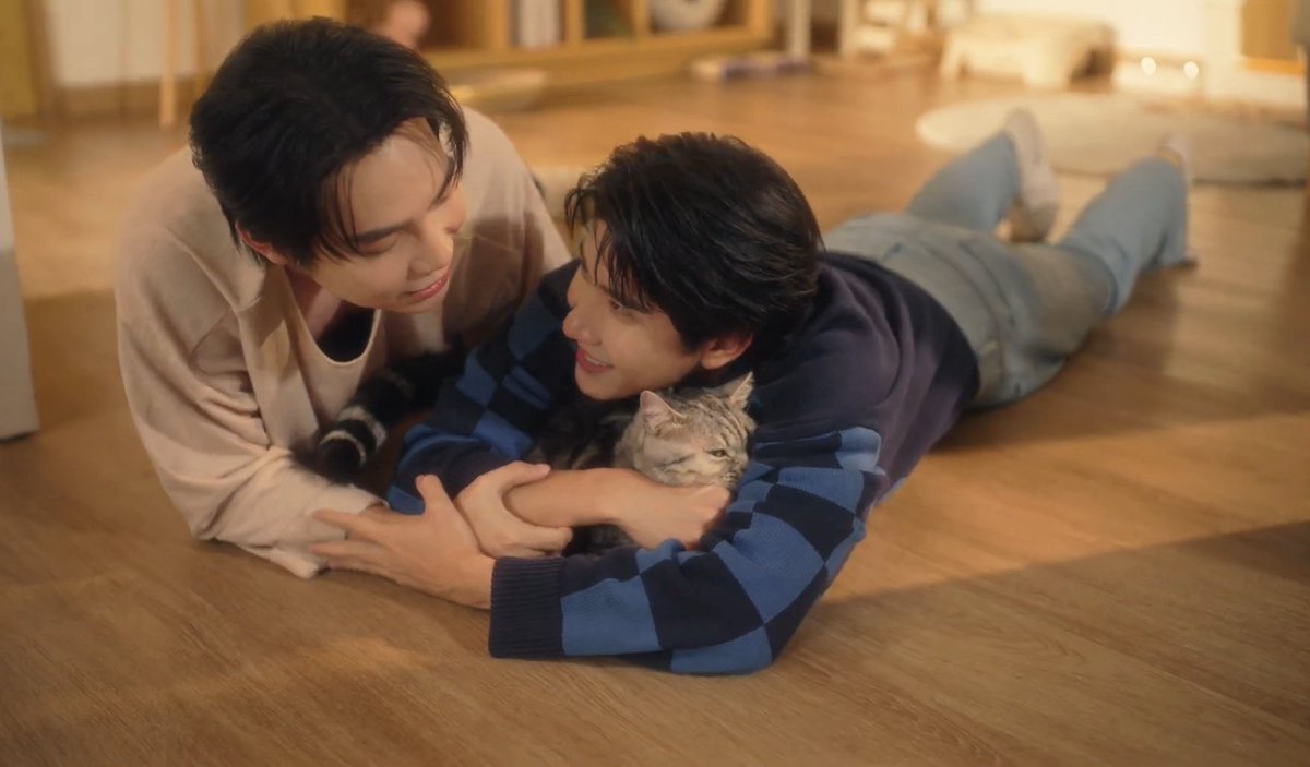 firstkhaoshine's tweet image. —✰ FKT UNIVERSE X CFC 🐱☕️✨️

How would our beloved characters join the trend? Come and see it for yourself!

Especial episode edition 🤍

#CatForCashSpecial