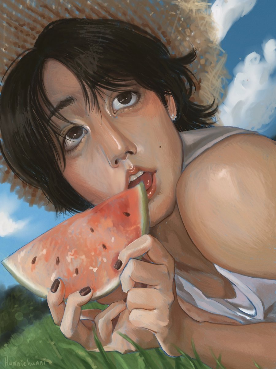 hanniehunni's tweet image. hot summer ☀️ 🐿️