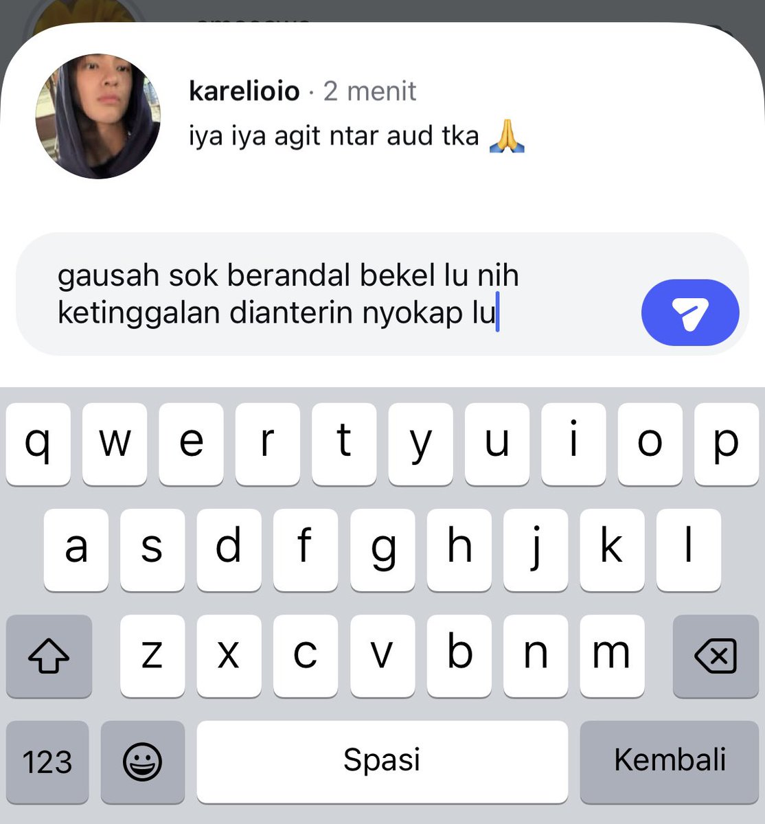 kissaspell's tweet image. 𝓣hey 𝓓oesn’t 𝓚now 𝓨ou, like i do.

when your ex looks like a gangster outside but is actually a mama’s boy

— a keonhyeon fewtweets au.
kissaspell, 2026.