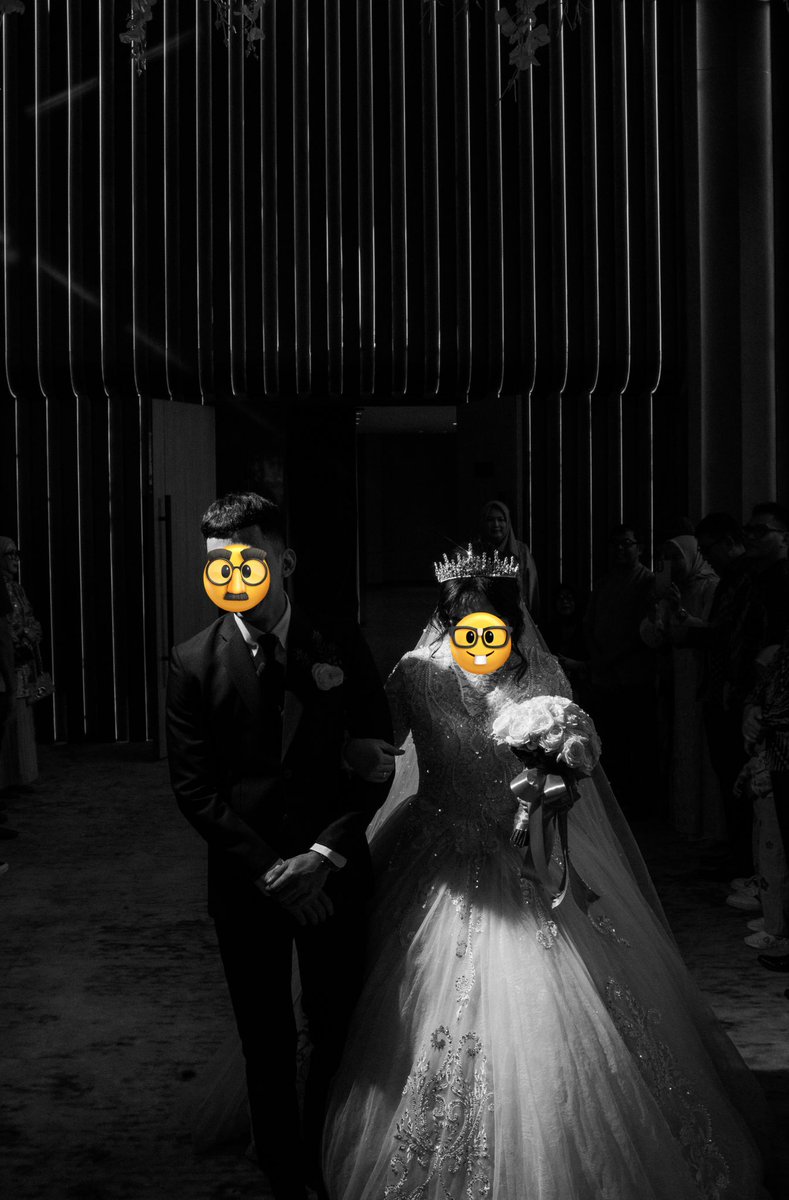 Ga berasa yak kami udah bareng 4 tahunan, kenalannyadi livechat pun anyink, mabok lagi pas kenalan, vtuberrr pulaa kan. Ini ntar kalo punya anak jelasinnya gimana cuk 🤔