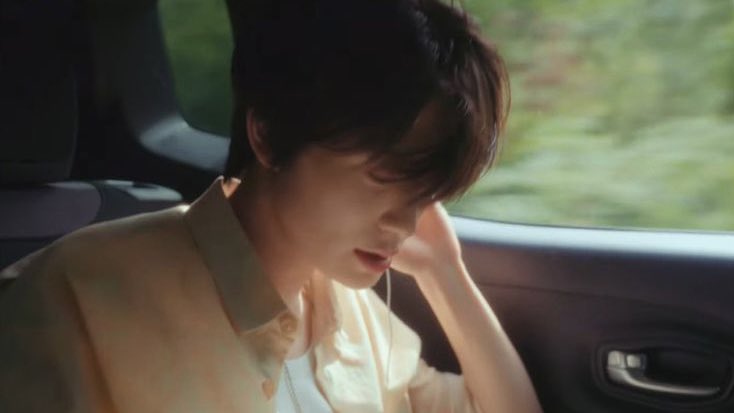 yunofull's tweet image. people we meet on vacation (2023)