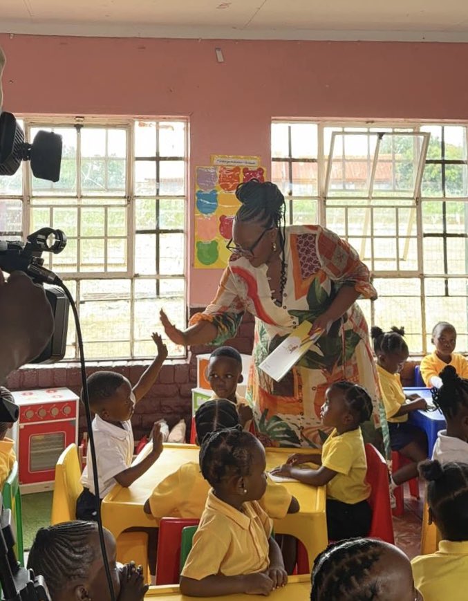 Siviwe_G's tweet image. Dumelang Mzansi! 

Today I am in the North West to welcome learners back to school and to receive our little ones for their first day at school. 

I will be traveling across the province to ascertain the state of readiness across ECDs, primary and high schools. 

These visits are…