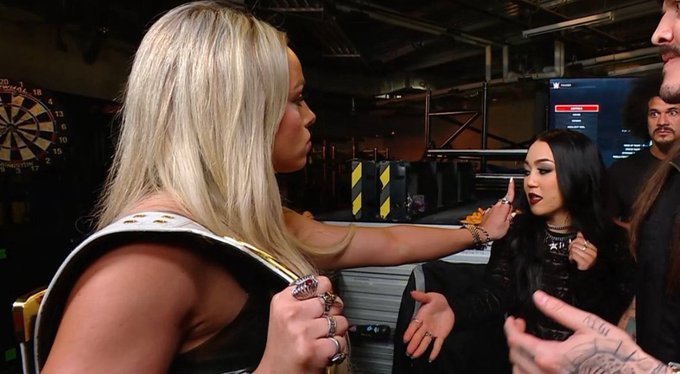 LIVIN_PYSCHOTIC's tweet image. me to everyone when liv morgan starts talking 😋🤫