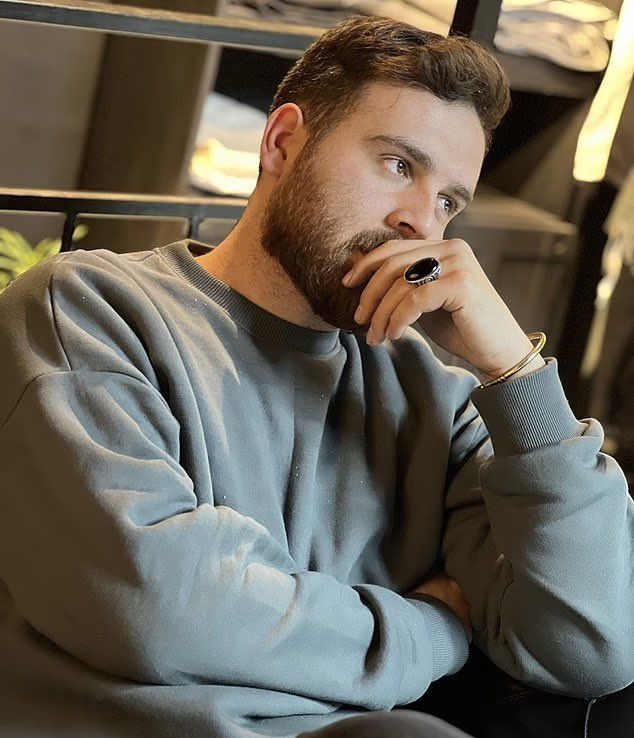 HasnainKazim's tweet image. Das ist Erfan Soltani. Er ist 26 Jahre alt. Am Samstag, 10. Januar 2026, nahm er in Karaj, nordwestlich von Teheran, an einer Demo für mehr Freiheit in Iran teil. Er wurde von Schergen des Mullah-Regimes festgenommen und in einem Schnellprozess, ohne einen Anwalt haben zu dürfen,…