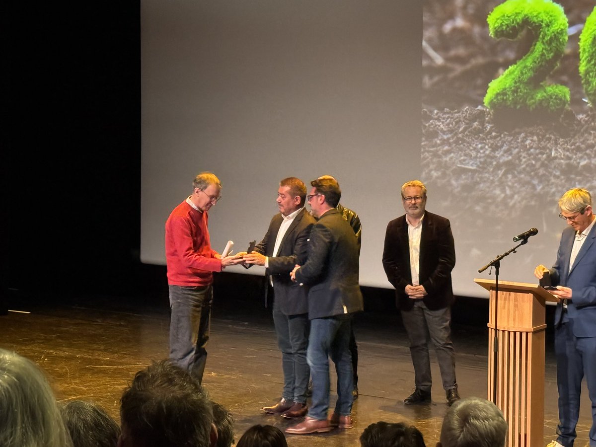 ✨ #Voeux2026 A Vouneuil-sous-Biard autour du Maire Jean Charles Auzanneau et de toute son équipe. 

Le <a href="/departement86/">Département de la Vienne</a> a accompagné de très nombreux projets durant ce mandat municipal en particulier le 35e collège de la Vienne, Joséphine Baker.