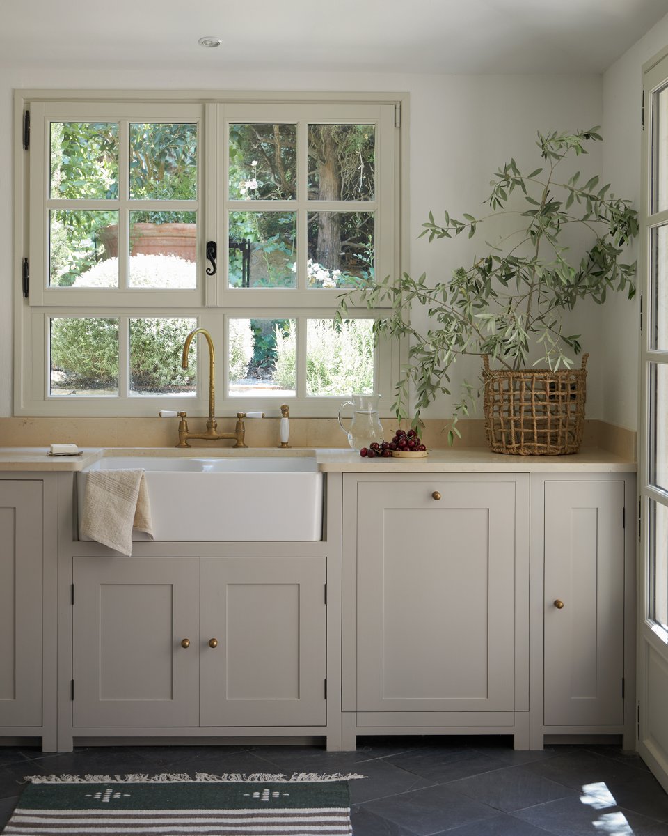 Brettproperties's tweet image. Steal This Look: A Tranquil Kitchen on the French Riviera remodelista.com/posts/tranquil…